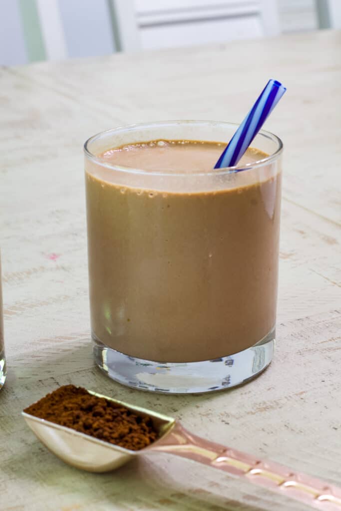 https://www.mindyscookingobsession.com/wp-content/uploads/2023/05/Easy-Tropical-Cafe-Mocha-Madness-Smoothie-Recipe-3-683x1024.jpg
